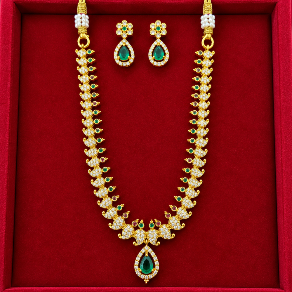 SHORT-NECKLACE